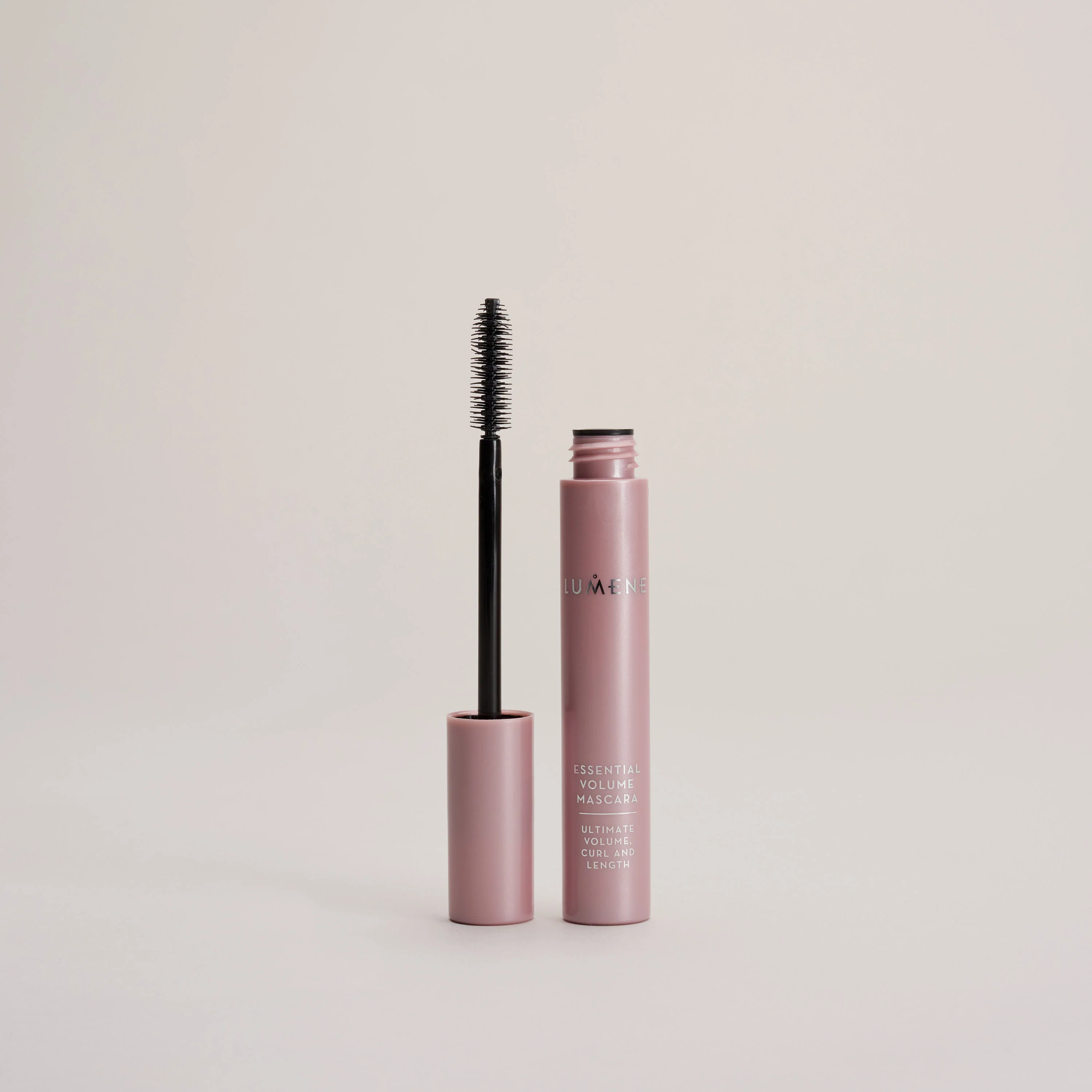 Essential Volume Mascara - Image 3