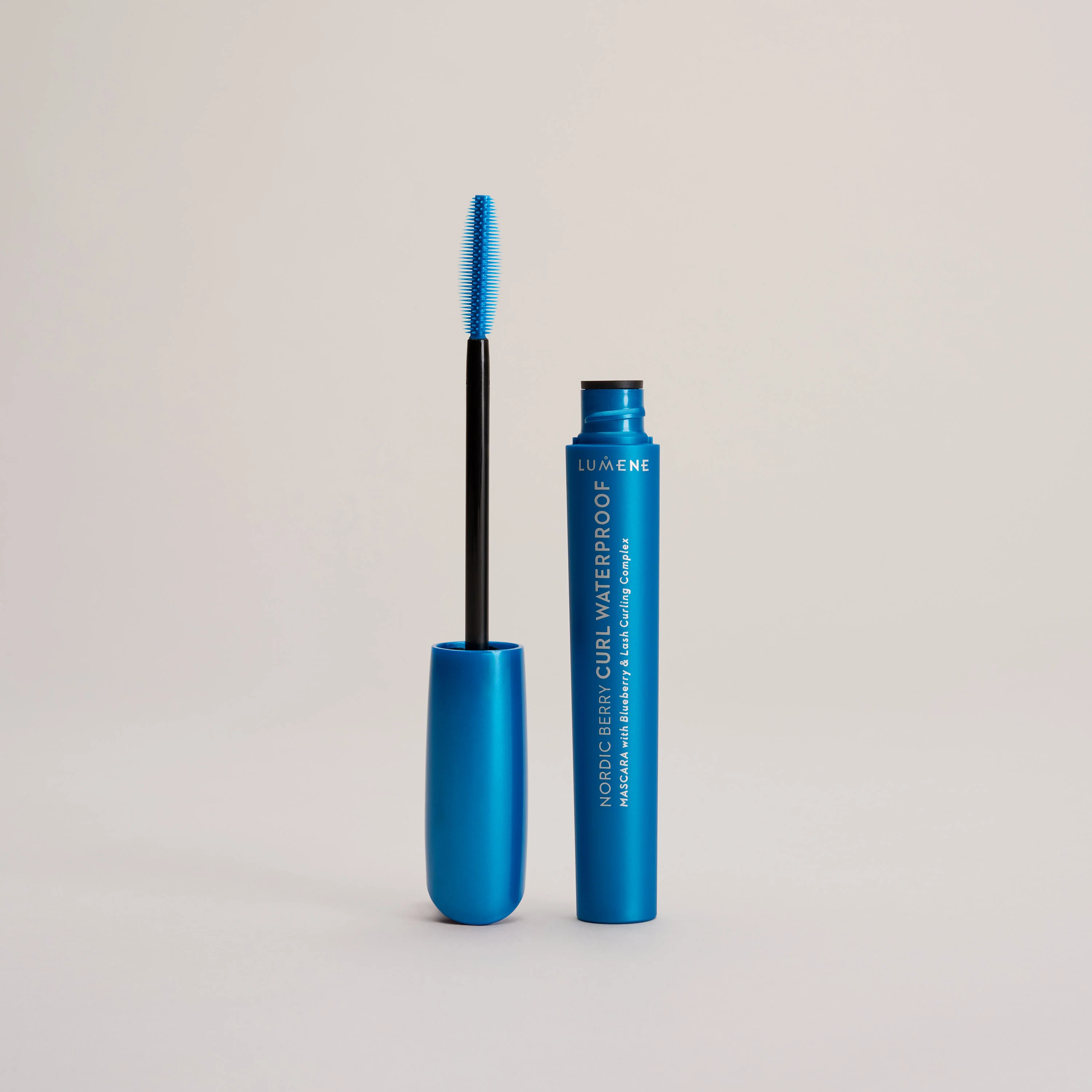 Nordic Berry Curl Mascara Waterproof - Image 3