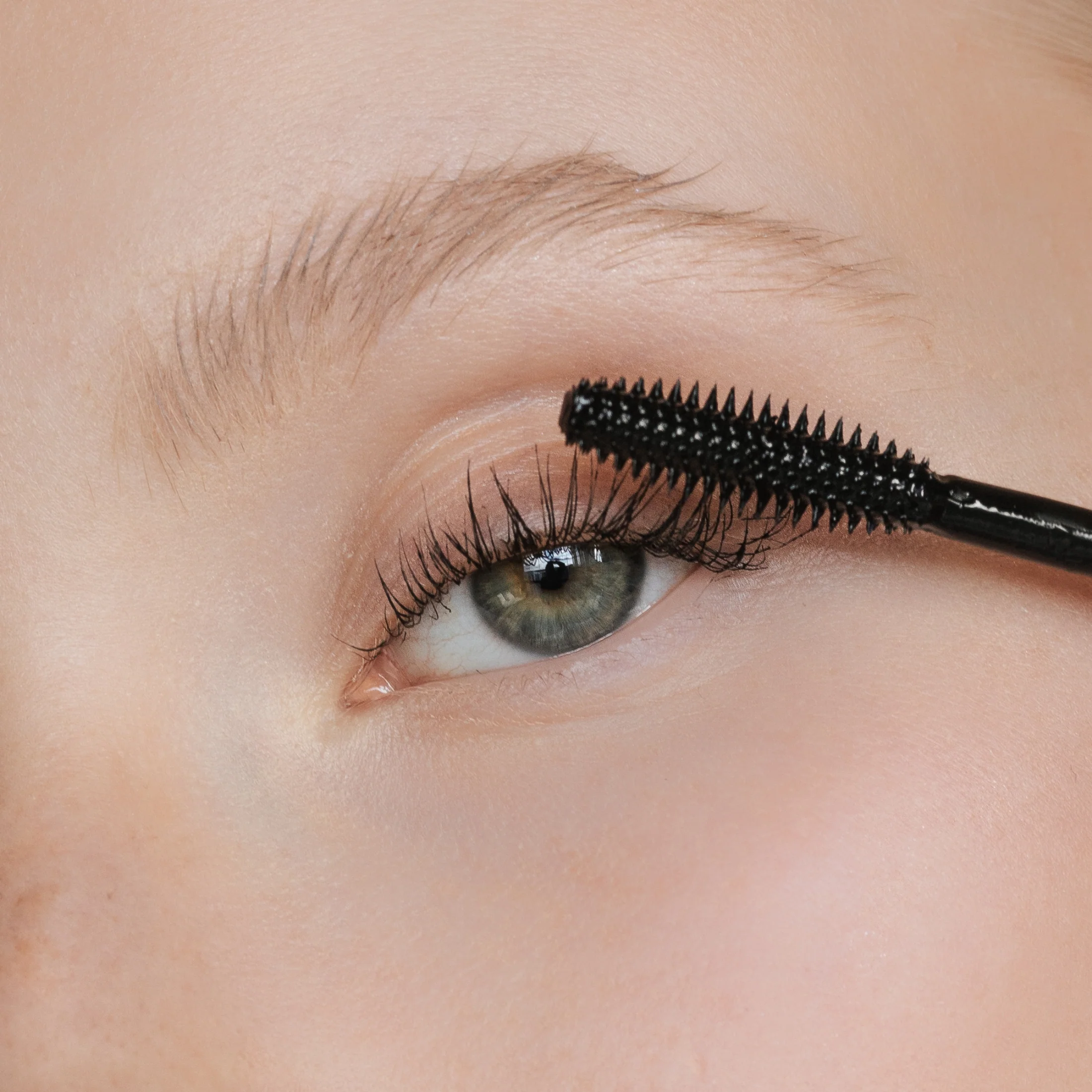Nordic Berry Curl Mascara Waterproof - Image 4