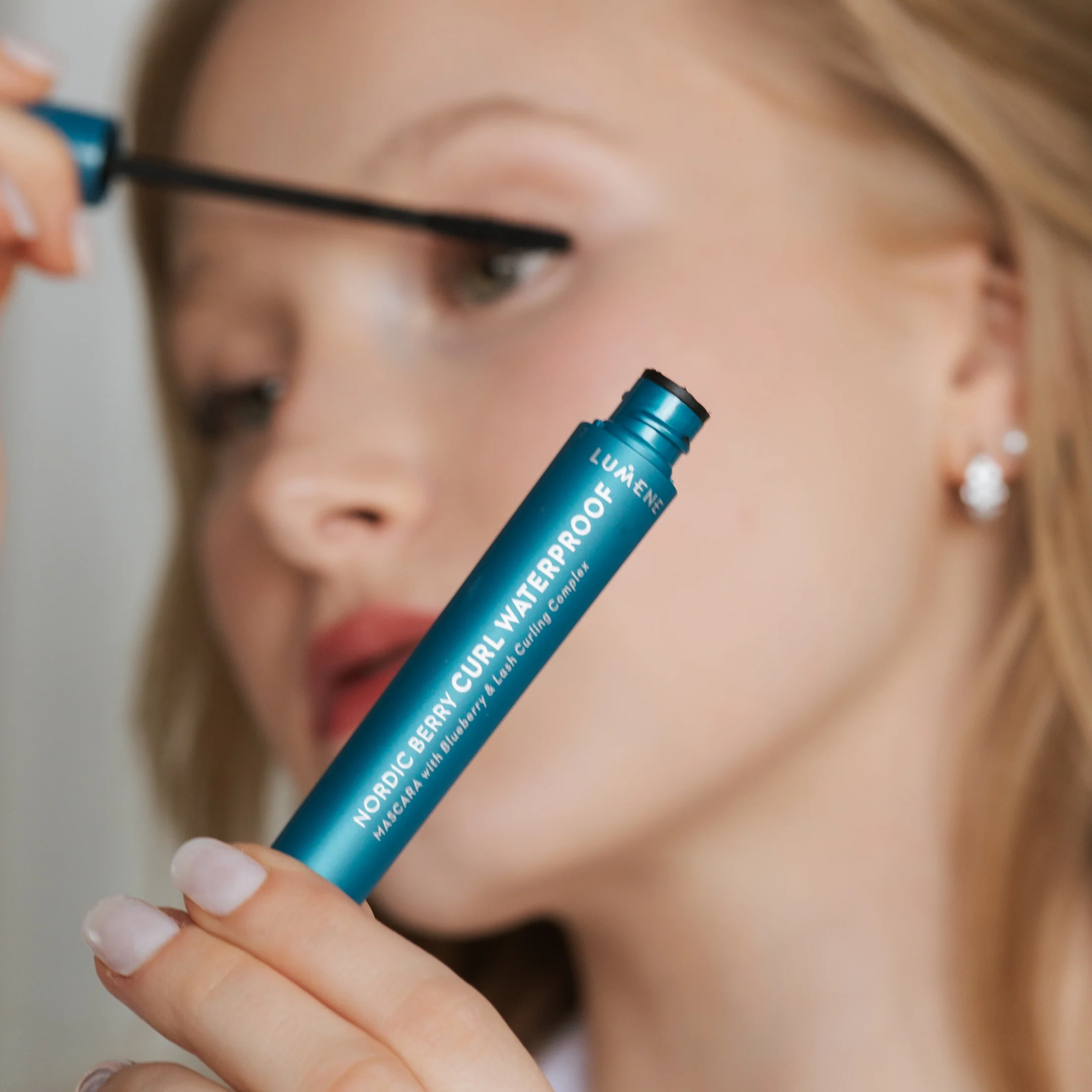 Nordic Berry Curl Mascara Waterproof - Image 5